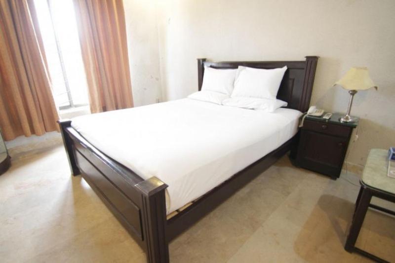 Hotel The Leschanze Lahore Esterno foto