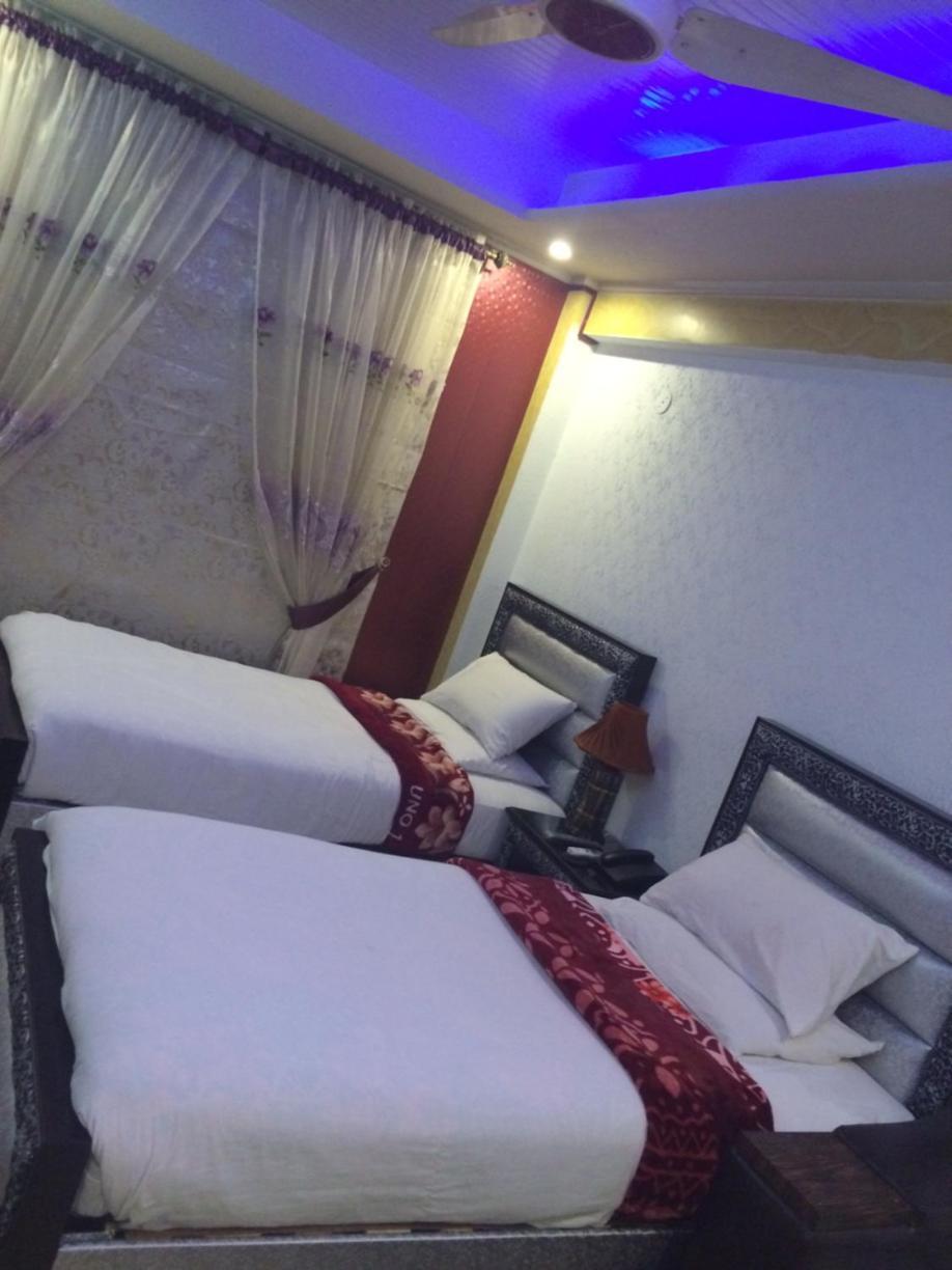 Hotel The Leschanze Lahore Esterno foto
