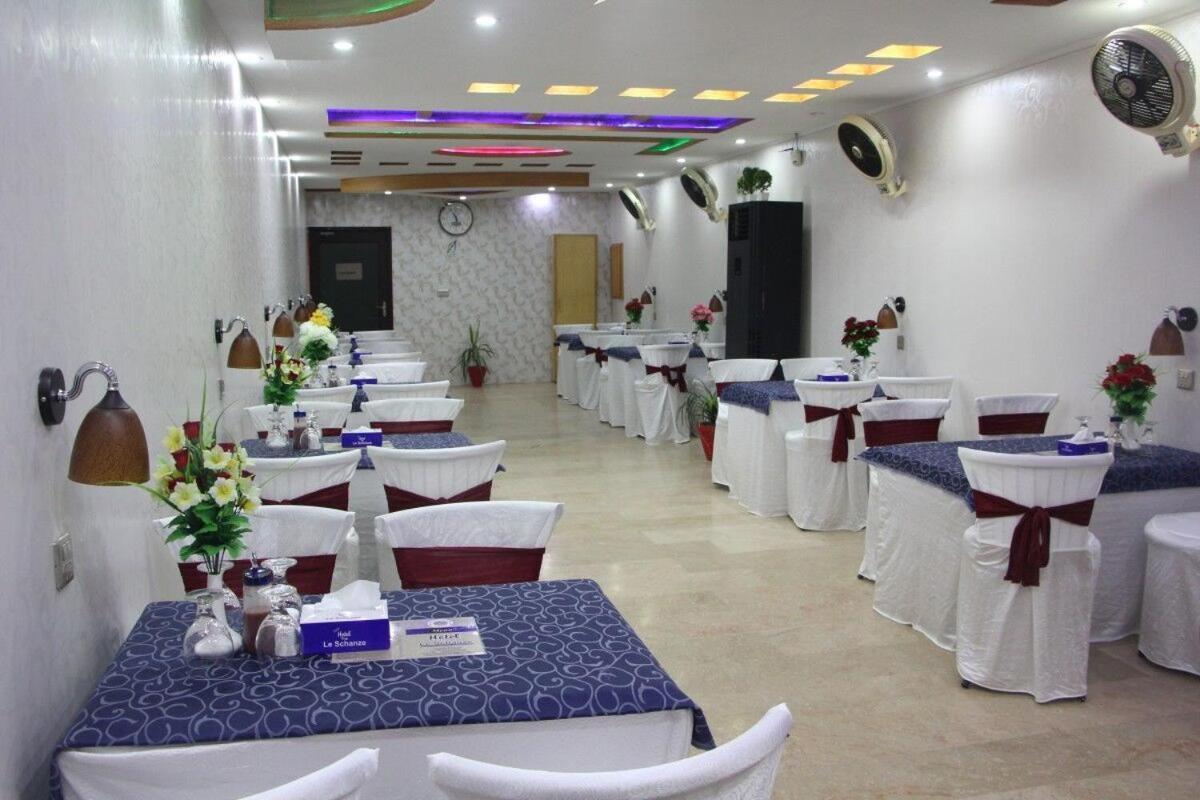 Hotel The Leschanze Lahore Esterno foto